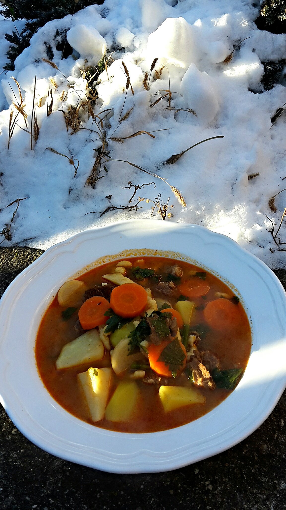 Marhagulyás csipetkével