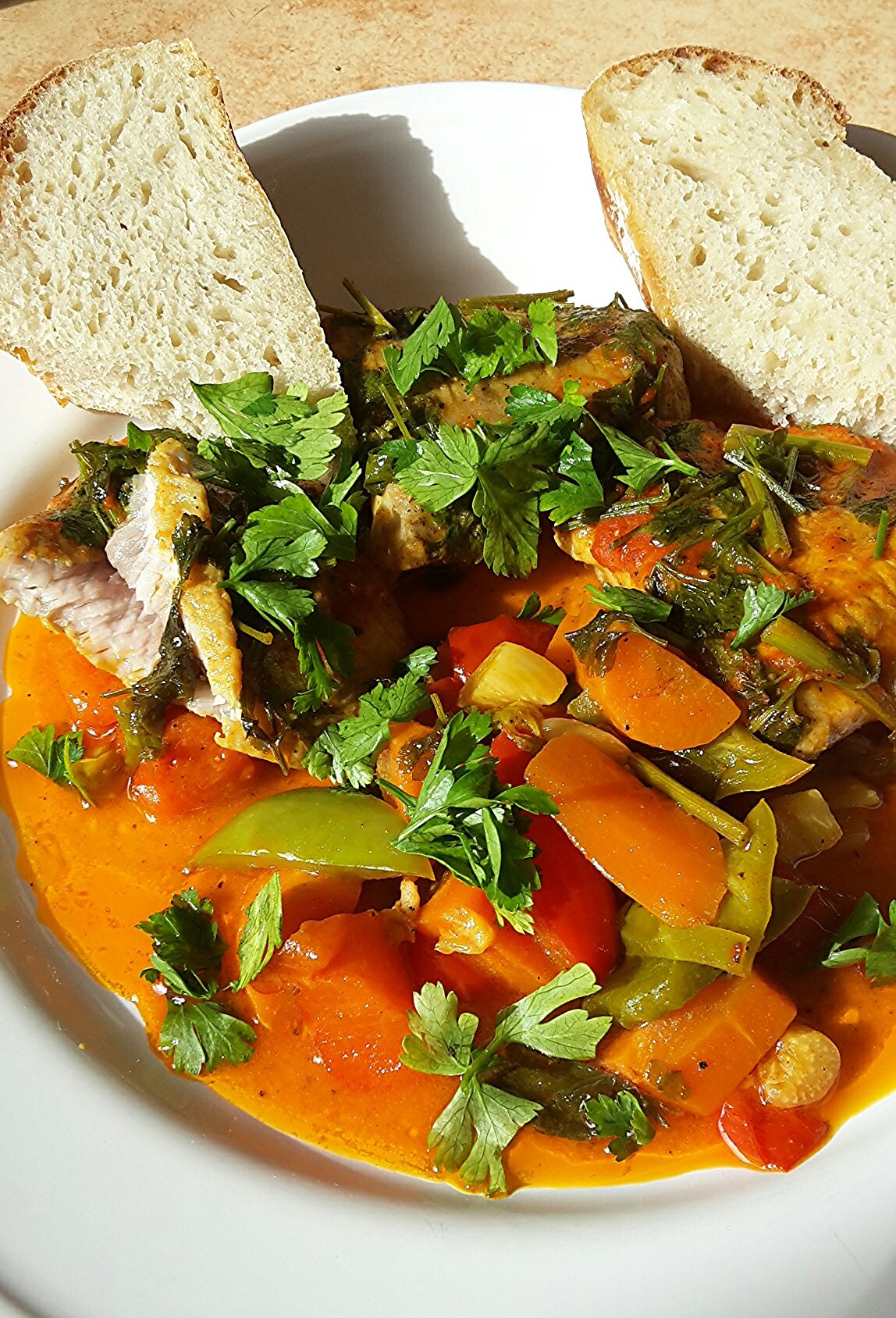 Marokkói csípős hal zöldségekkel