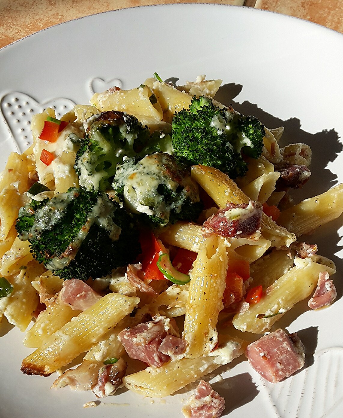 Brokkolis, sonkás penne