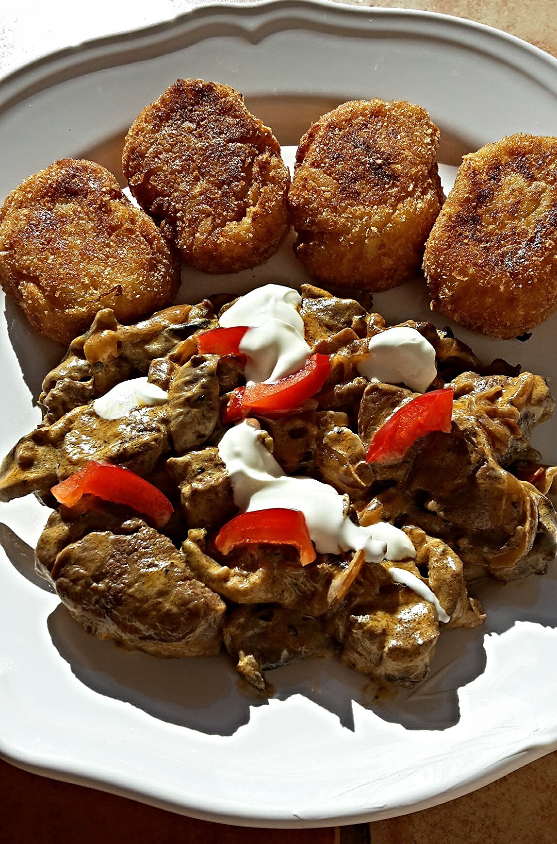 Stroganoff szűzérme krokettel