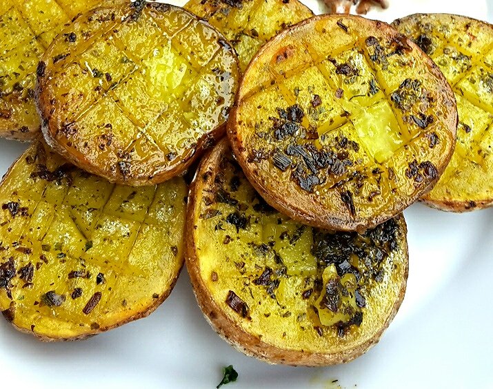 Fűszervajas tepsis burgonya