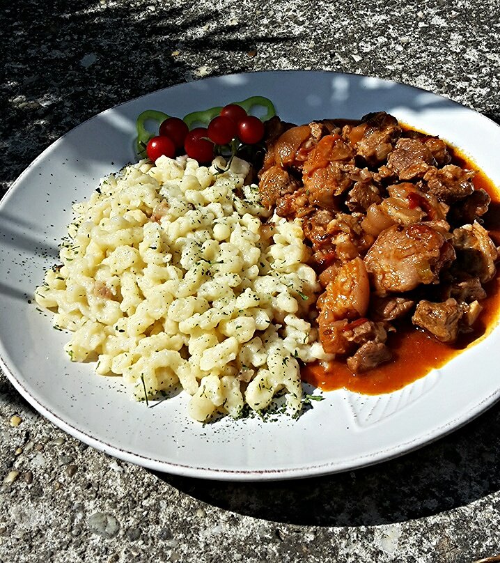 Csülökpörkölt galuskával