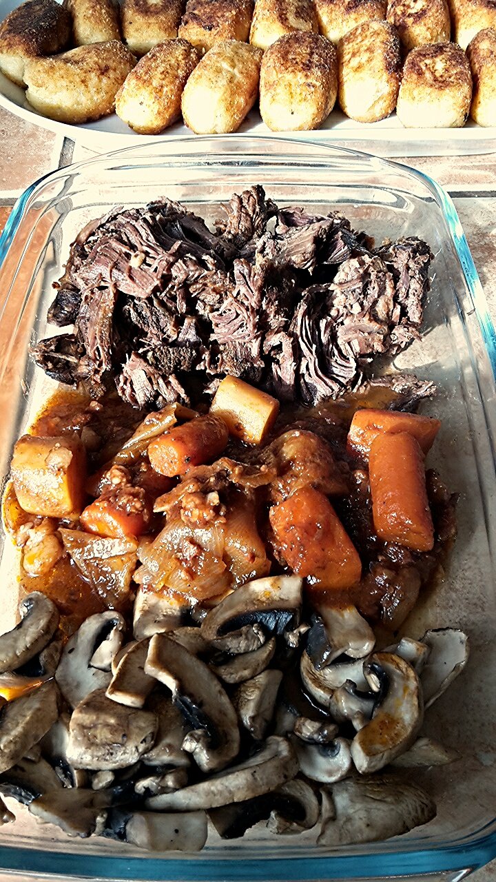 Marhalábszár sütve cserépedényben