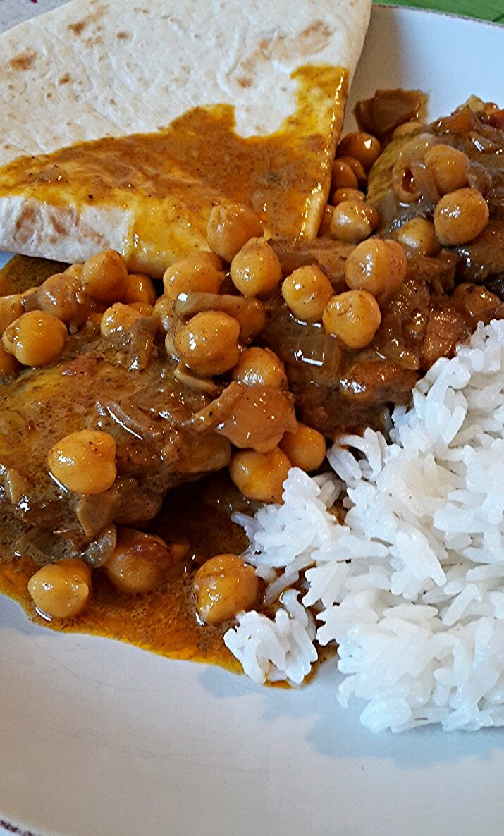 Csicseriborsós csirkecurry konyhagyári capriccio módra