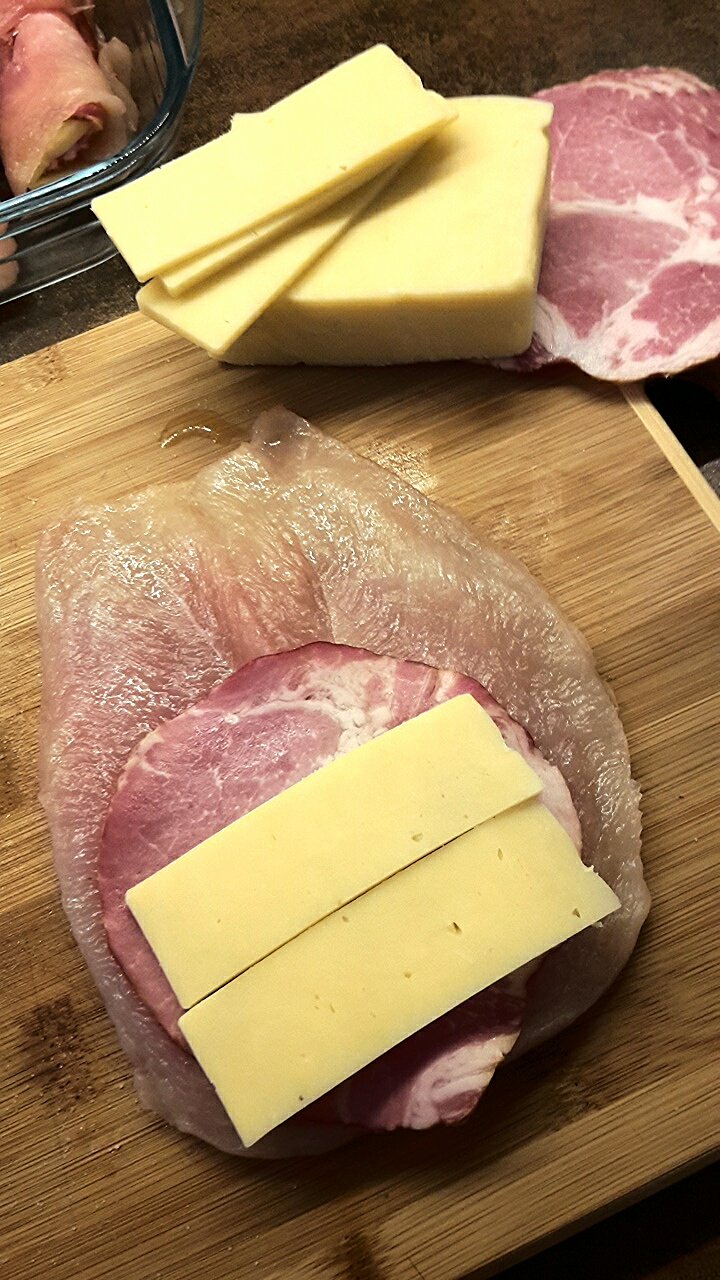 Csirkemell cordon bleu