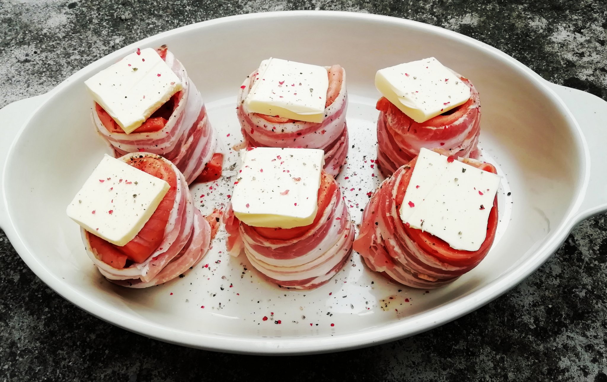 Baconbe tekert lazac