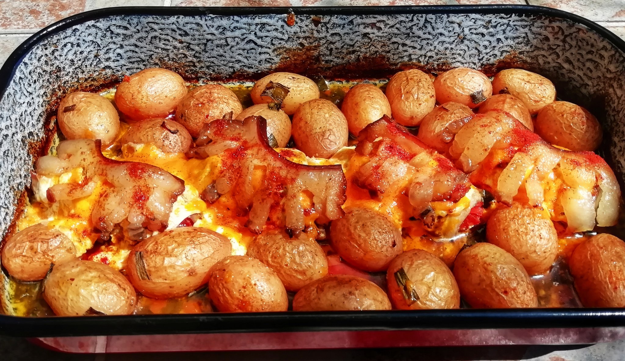 Betyáros tarja vele sült parázsburgonyával